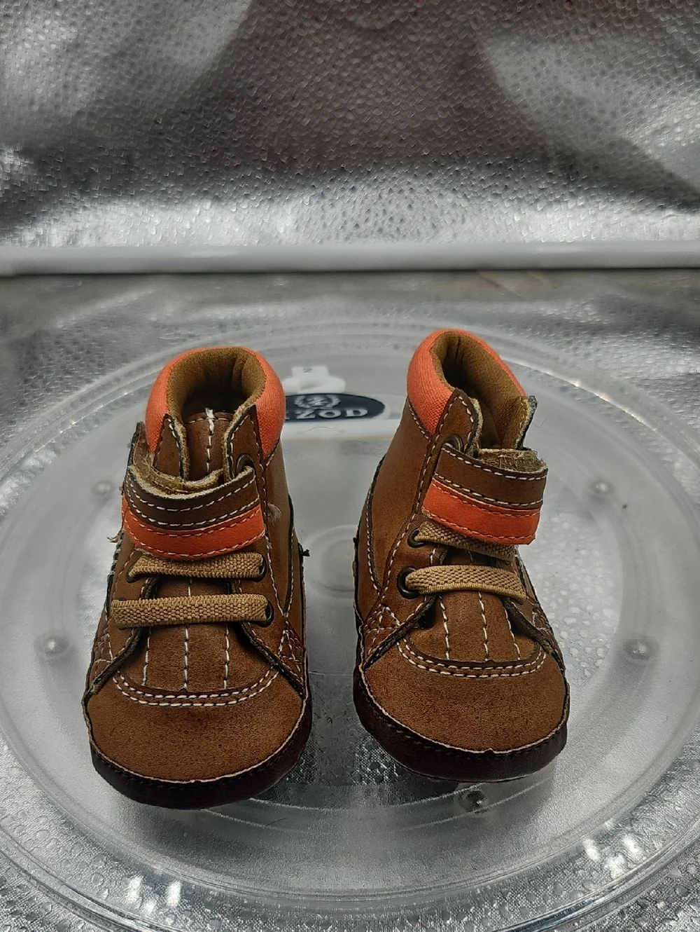 Tan And Brown Izod Shoes Size 2